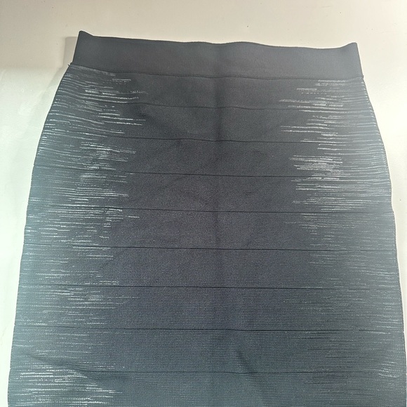 Guess Mini Skirt - Picture 2 of 2